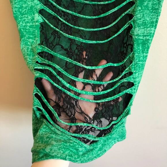 Spencer’s M/M Irish t-shirt floral black lace green yellow casual - Picture 7 of 8